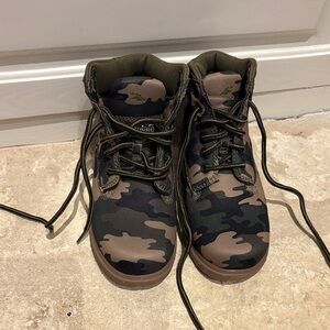 Boys Thinsulate Camo Boots Size 13